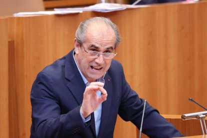 Luis Briones, en el pleno de las Cortes de Castilla y León, en una imagen de archivo