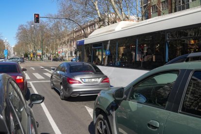 Cruce de Paseo de Zorrilla con el de Hospital Militar