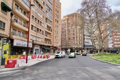 La plaza circular recupera los 2 carriles tras meses de obras.