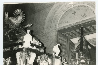 Encuentro de la Virgen de la Vera Cruz y Nuestro Padre Jesús de Nazareno, 1970.