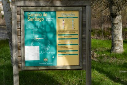 Cartel anunciando El Camino de Santiago en Wamba, Valladolid