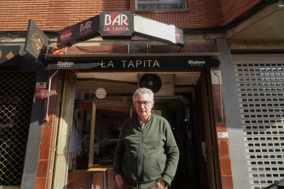 José Luis Cano, propietario del bar La Tapita de la calle Mota.
