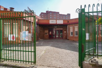 Colegio público Vicente Aleixandre de la calle de la Mota.