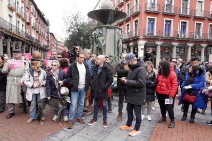 Concentración en defensa del acceso a una vivienda digna en Valladolid.