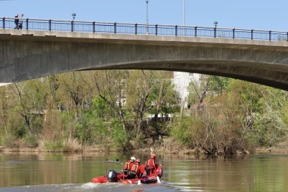 Los bomberos de Valladolid continúan con la búsqueda del joven aragonés desaparecido