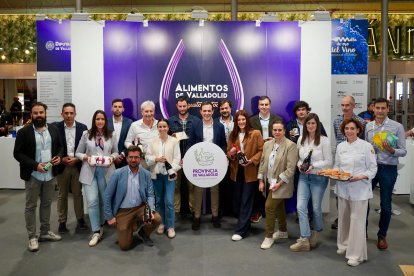 El presidente de la Diputación de Valladolid, Conrado Íscar, promociona Alimentos de Valladolid en el Salón Gourmets 2025 de la mano de Miguel Ángel de la Cruz