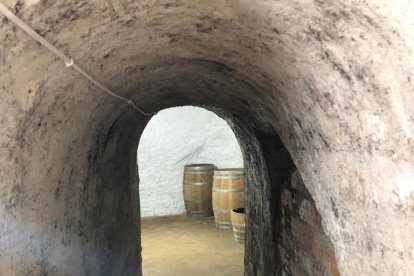 Arco de una bodega subterránea de Villalón de Campos