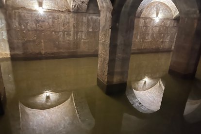 Aljibe subterráneo de Villalón, donde se encuentra el centro de interpretación