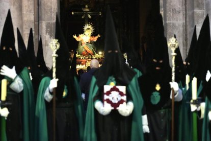 Un momento de la Procesión del Santísimo Rosario del Dolor.