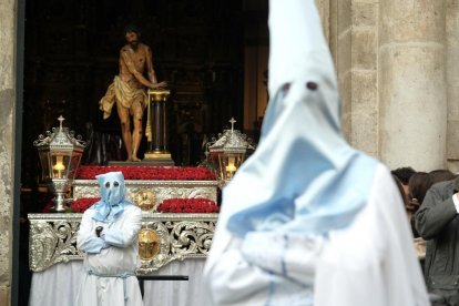 Un momento de la Procesión del Santísimo Rosario del Dolor.