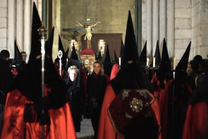 Un momento de la procesión de la Buena Muerte.