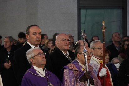 Un momento de la procesión de El Encuentro en Santa Cruz.