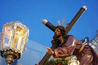 Un momento de la procesión de El Encuentro en Santa Cruz.