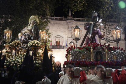 Encuentro de la Santísima Virgen con su Hijo en la calle de la Amargura