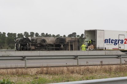 Vuelco de un camión en la A-60 a la altura de Zaratán