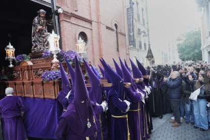Un momento del Vía Crucis Procesional
