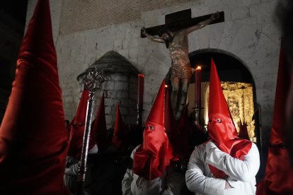 Un momento de la procesión del Cristo de las Mercedes de Valladolid.