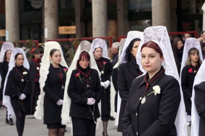 Procesión del Encuentro de Jesús Resucitado con la Virgen de la Alegría en Valladolid.