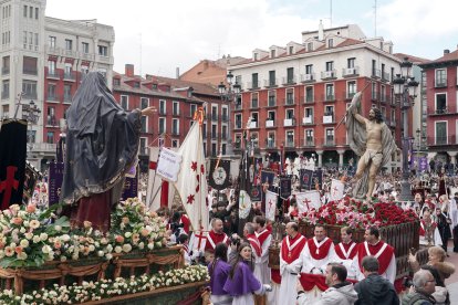 Procesión del Encuentro de Jesús Resucitado con la Virgen de la Alegría de Valladolid.