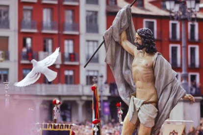 Procesión del Encuentro en la plaza Mayor de Valladolid.