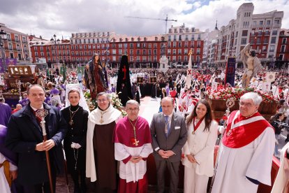 Procesión del Encuentro en la plaza Mayor de Valladolid.