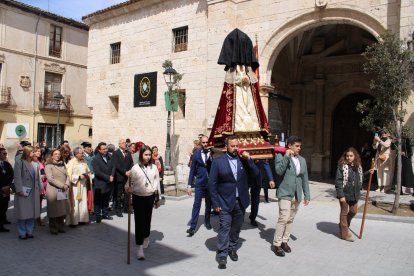 Bajada del ángel en Peñafiel en Domingo de Resurrección