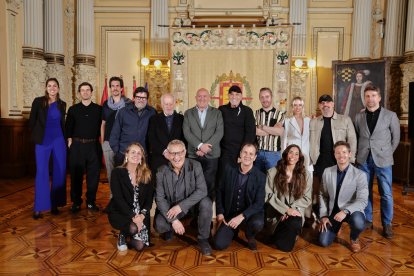 Recepción en el Ayuntamiento del elenco de actores de 'Memento Mori'
