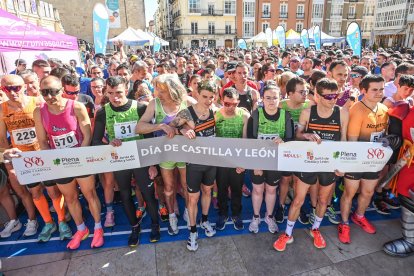 Carrera solidaria con motivo del día de Castilla y León celebrada en Burgos.