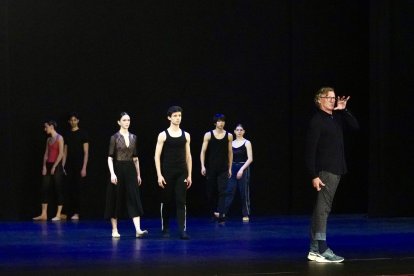 Pase gráfico del ensayo de la Compañía Nacho Duato.