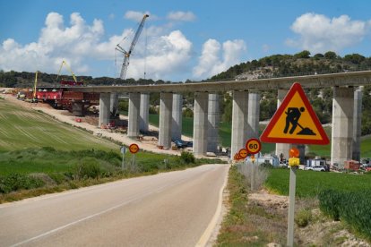 Obras del viaducto de la A-11 en Valbuena de Duero.