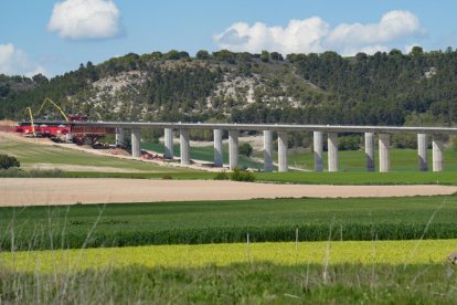 Obras del viaducto de la A-11 en Valbuena de Duero.
