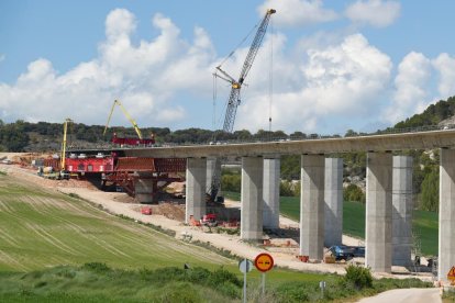 Obras del viaducto de la A-11 en Valbuena de Duero.