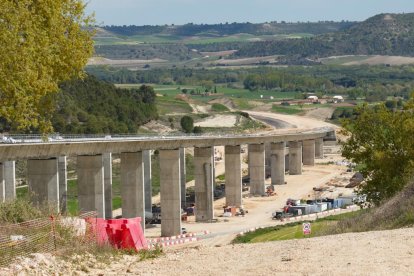 Obras del viaducto de la A-11 en Valbuena de Duero.