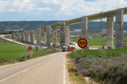 Obras del viaducto de la A-11 en Valbuena de Duero.