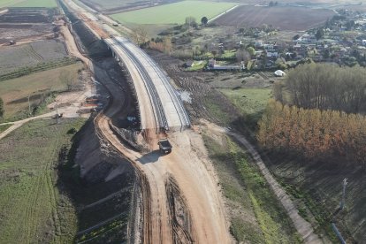 Vista general de las obras de la Autovía del Duero en el tramo Quintanilla-Olivares.