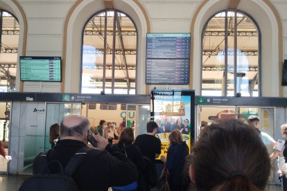 Caos en la estación de trenes de Valladolid por el apagón.