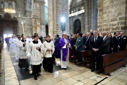 Celebración de la misa en honor al Papa Francisco en la catedral de Valladolid