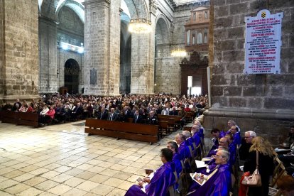 Celebración de la misa en honor al Papa Francisco en la catedral de Valladolid