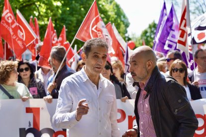 Vicente Andrés y Óscar Lobo, en un momento de la manifestación del Primero de Mayo en Valladolid.