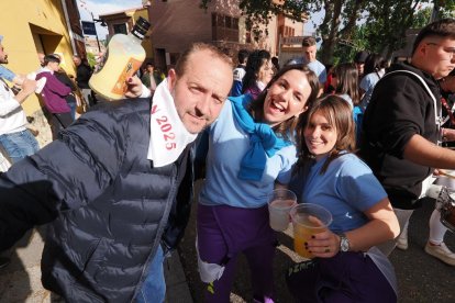 Arroyo de la Encomienda inaugura sus fiestas de San Juan 2025