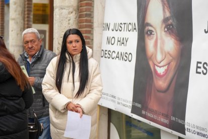 Concentración por Esther López a las puertas de los juzgados