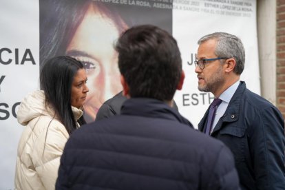 Concentración por Esther López a las puertas de los juzgados