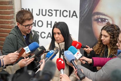 Concentración por Esther López a las puertas de los juzgados