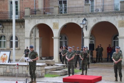 Regimiento de Caballería 'Farnesio' 12 en el acto de despedida