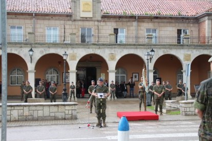 Regimiento de Caballería 'Farnesio' 12 en el acto de despedida