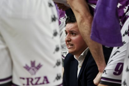 Imagen del UEMC Real Valladolid Baloncesto-Menorca, el partido que lleva al descenso.