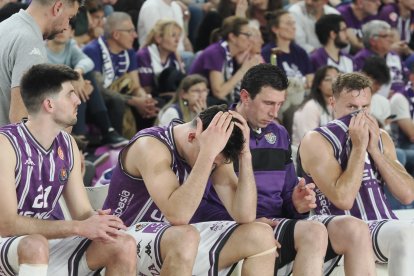 Imagen del UEMC Real Valladolid Baloncesto-Menorca, el partido que lleva al descenso.