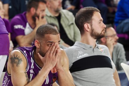 Imagen del UEMC Real Valladolid Baloncesto-Menorca, el partido que lleva al descenso.