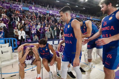 Imagen del UEMC Real Valladolid Baloncesto-Menorca, el partido que lleva al descenso.