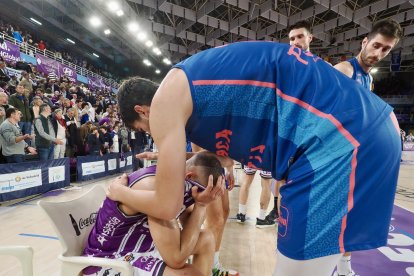 Imagen del UEMC Real Valladolid Baloncesto-Menorca, el partido que lleva al descenso.